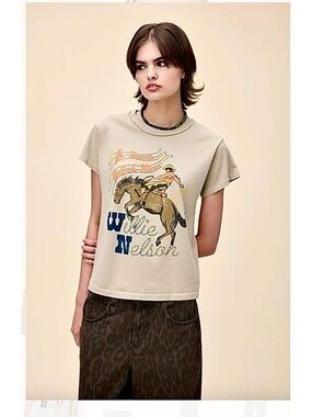 Daydreamer Willie Nelson Horse Called Music Reverse Girlfriend Tee NWT